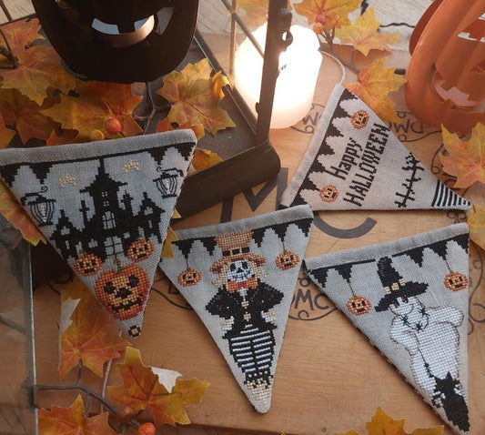 Halloween Flags - Serenità Di Campagna - Cross Stitch Pattern