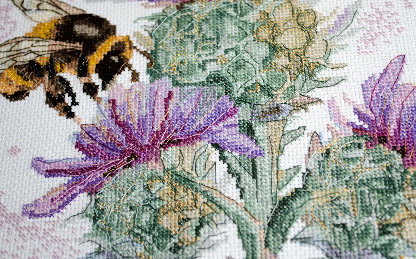 Cross-stitch kit Hunting for nectar AH-188, Needlecraft Kits, The Crafty Grimalkin - A Cross Stitch Store